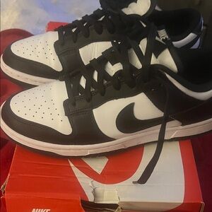 Nike Men's Classic Black and White Sneakers
